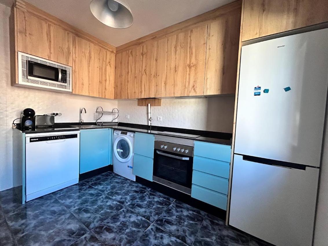 Nuevo Cerca Centro , Wifi Y Calefaccion Appartement Oviedo Buitenkant foto
